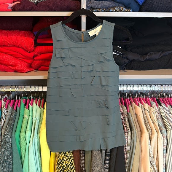Loft green ruffled sleeveless top size XS - Picture 1 of 3